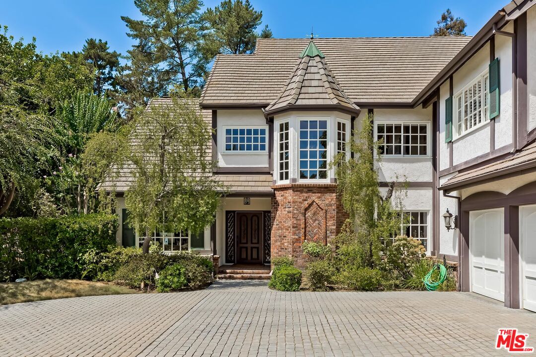 4239 Tarzana Estates Dr