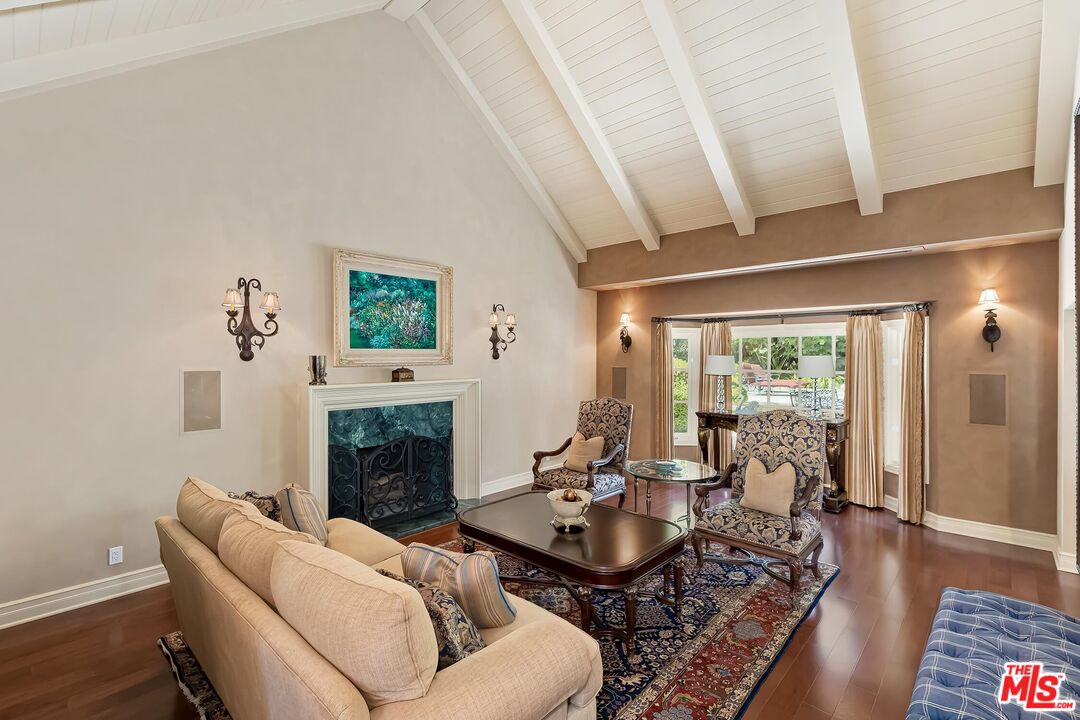 4239 Tarzana Estates Dr