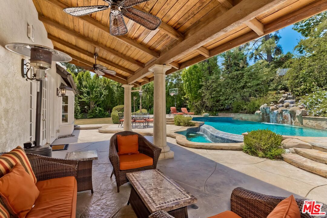 4239 Tarzana Estates Dr