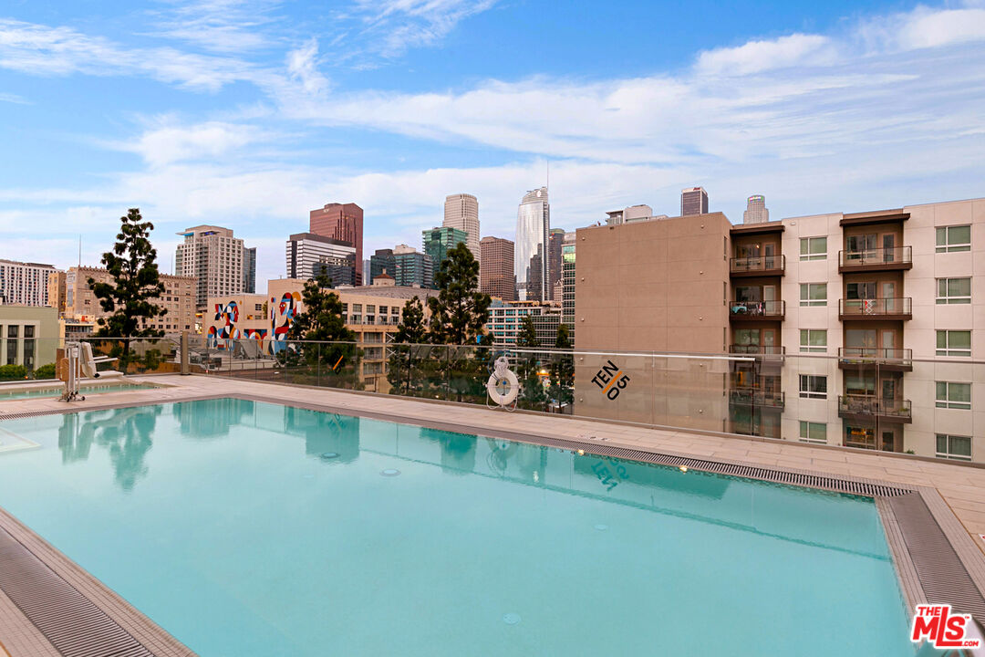 1050 S GRAND AVE Unit: PH2