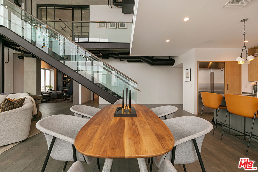 1050 S GRAND AVE Unit: PH2