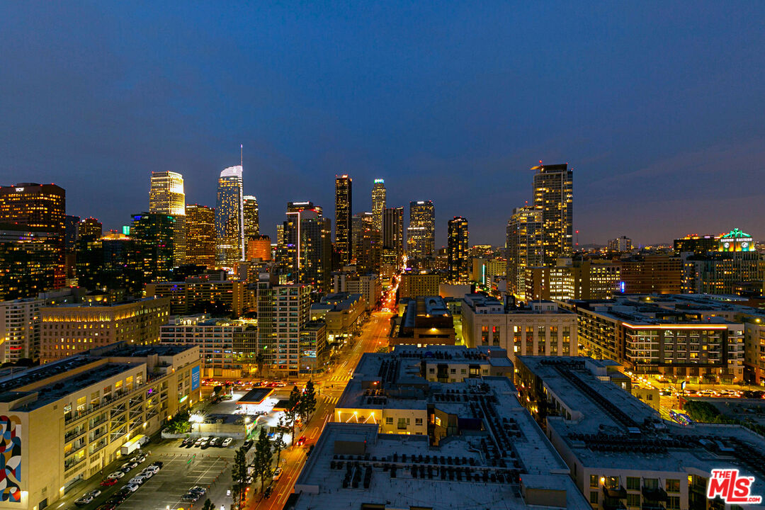 1050 S GRAND AVE Unit: PH2