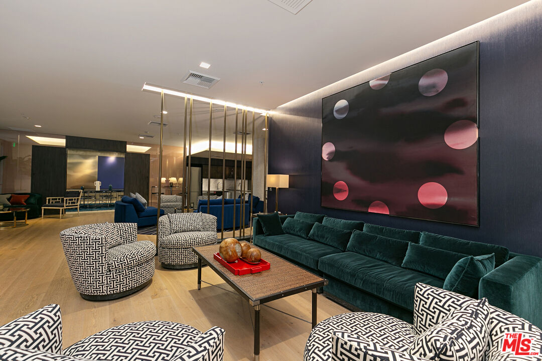 1050 S GRAND AVE Unit: PH2