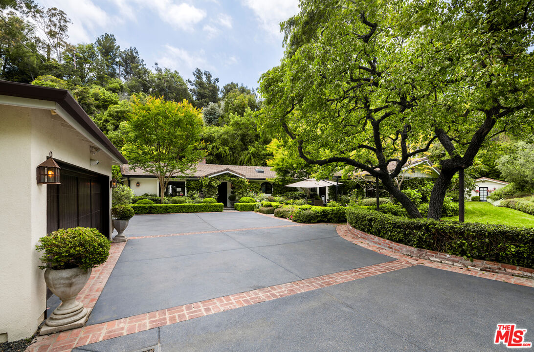 7692 Woodrow Wilson Dr