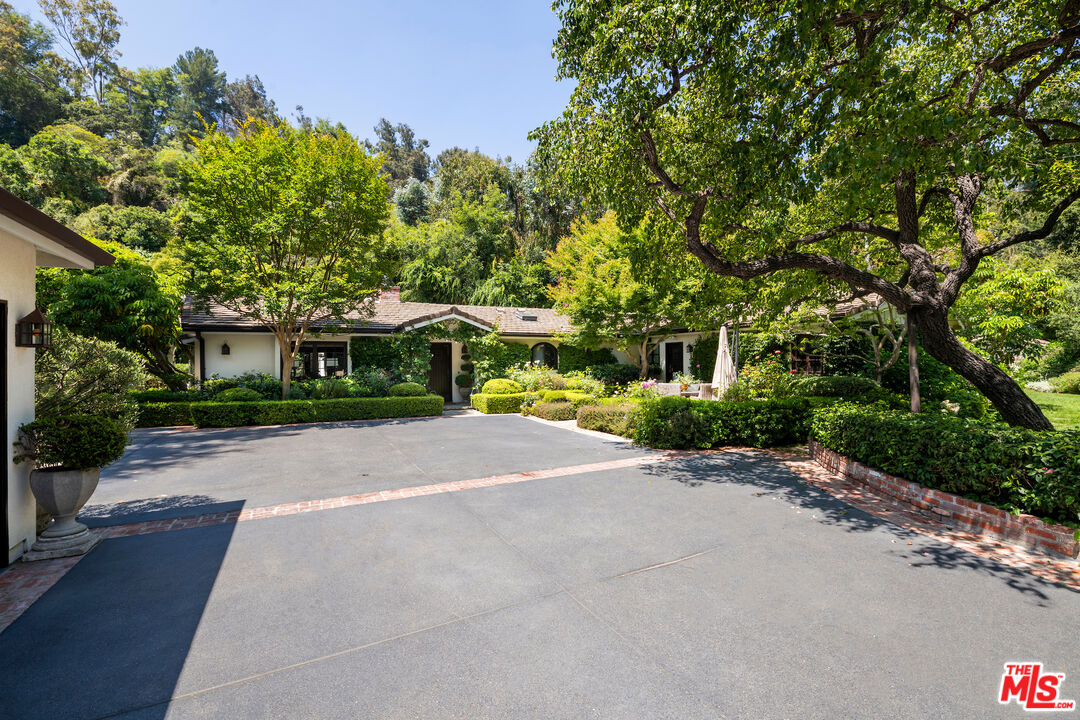 7692 Woodrow Wilson Dr