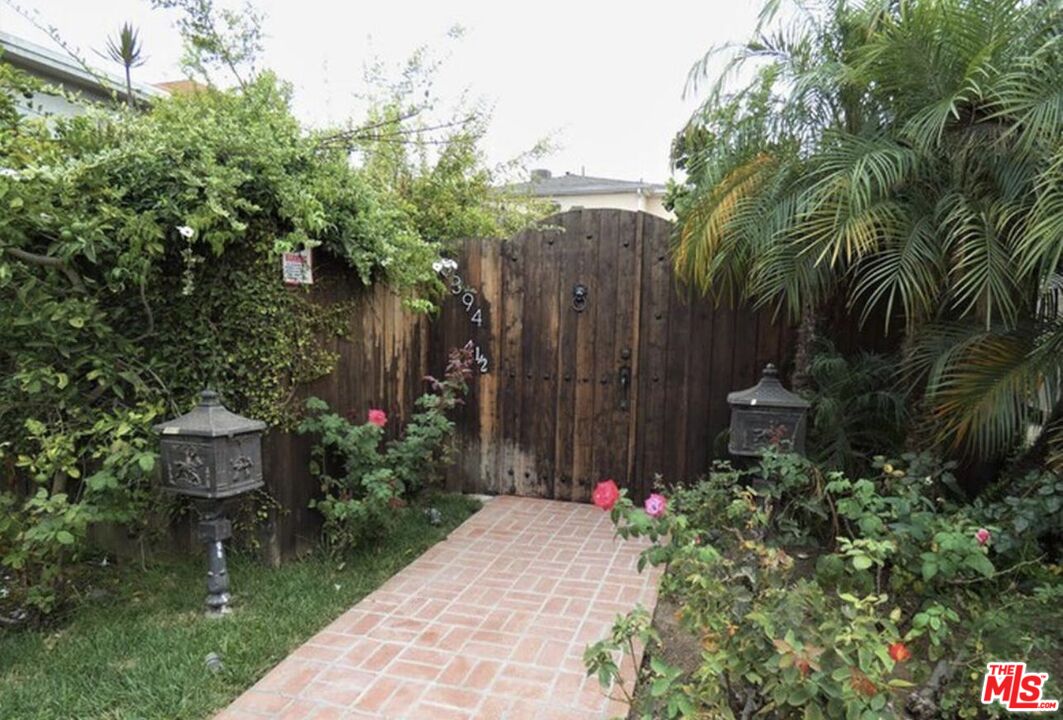 Los Angeles, CA, 90064