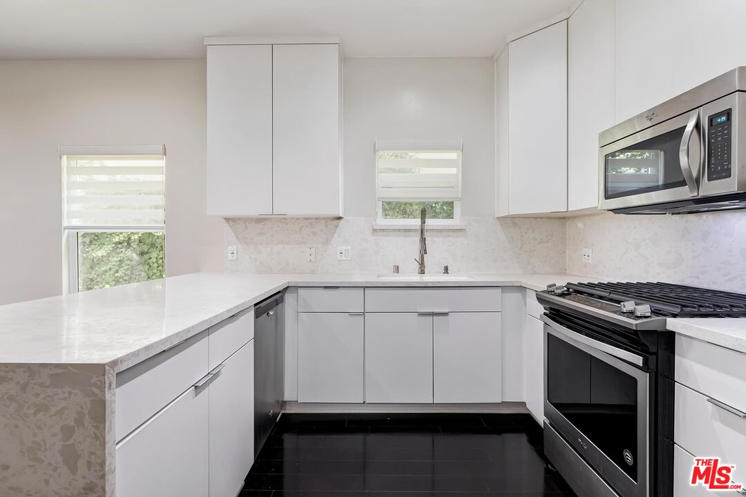 435 N Ogden Dr