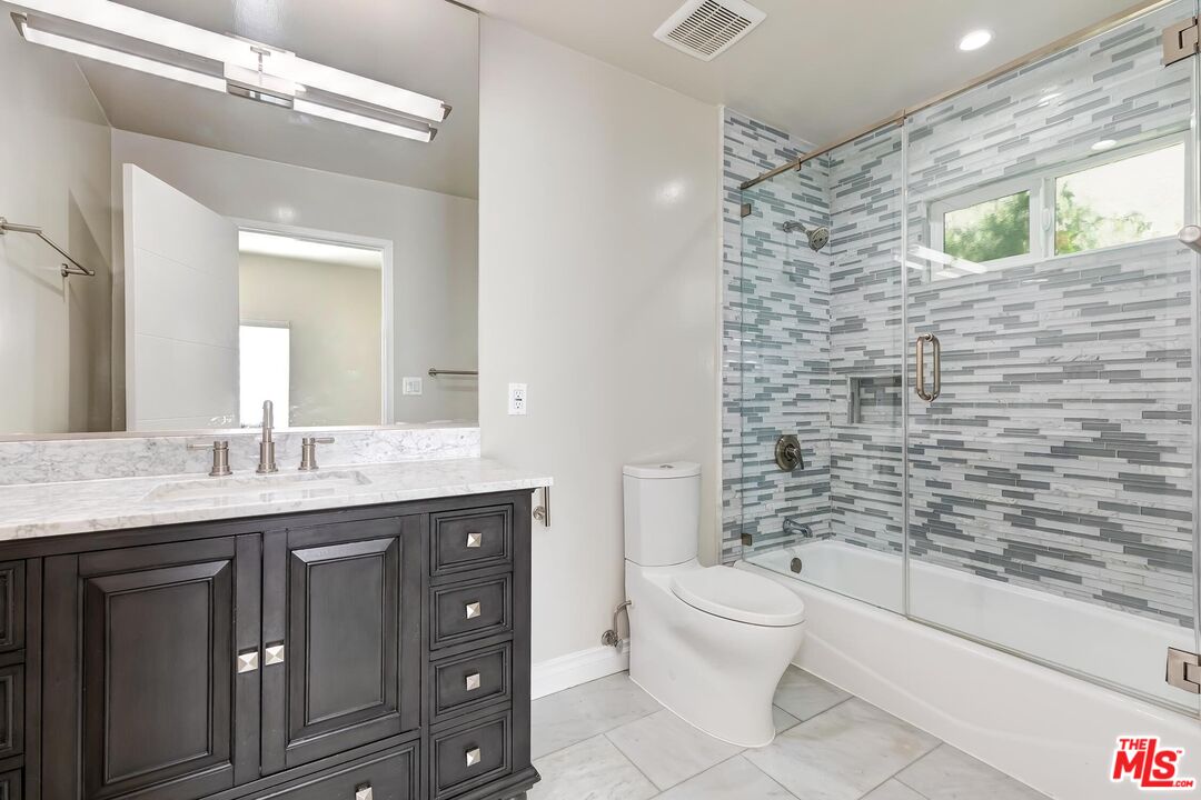 435 N Ogden Dr