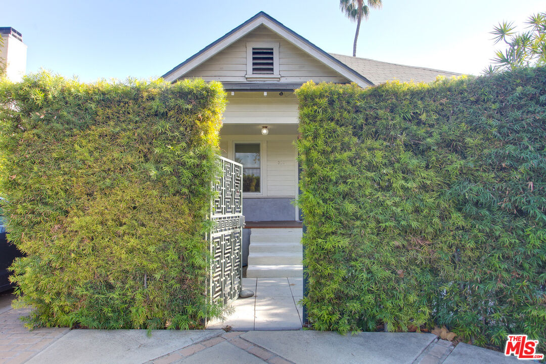 322 Huntley Dr
