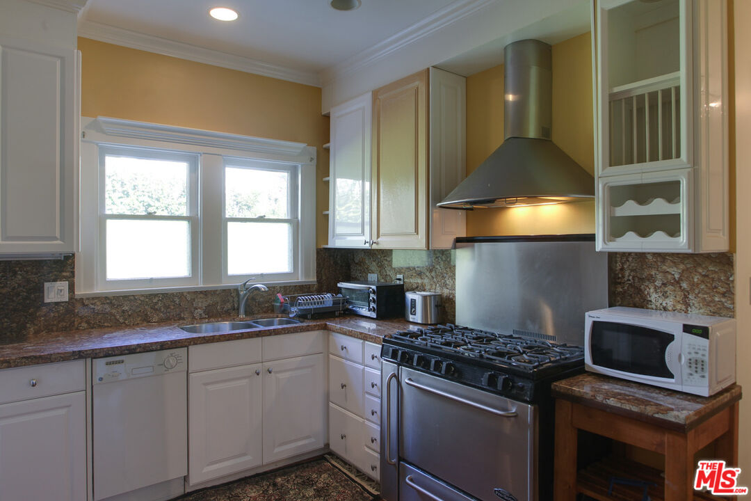 322 Huntley Dr