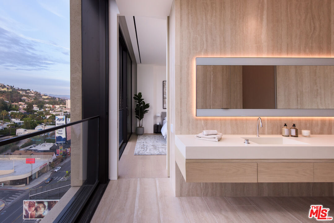 9040 W Sunset Blvd Unit: PH-A