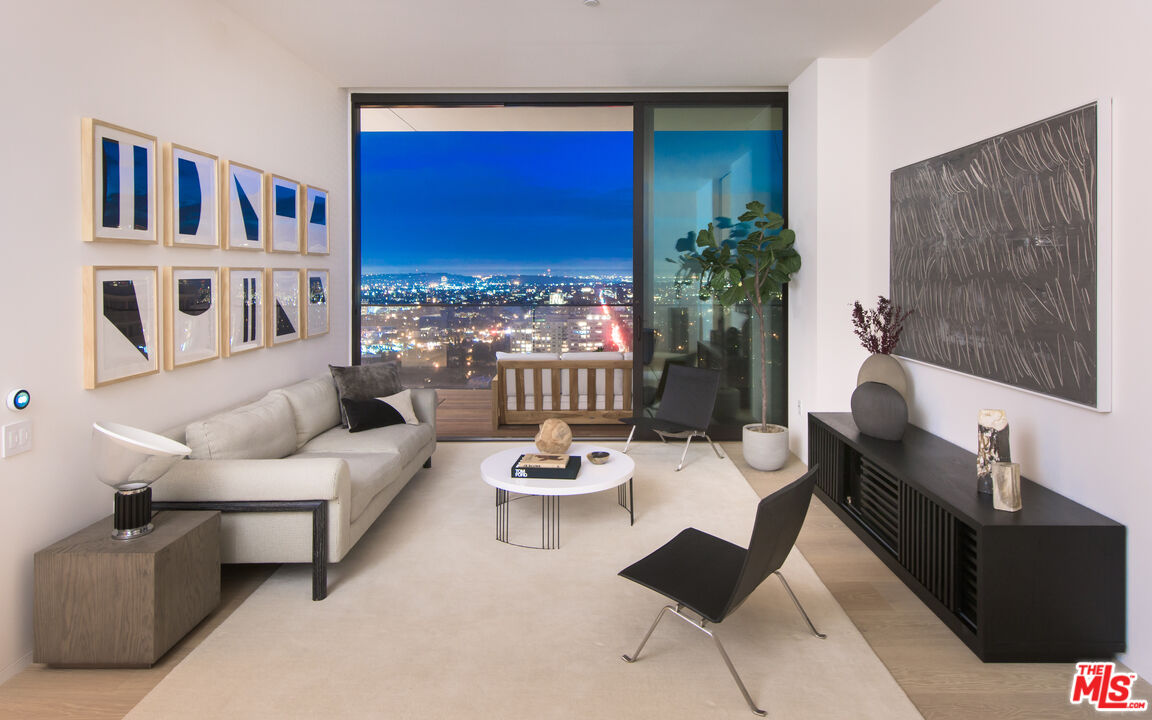 9040 W Sunset Blvd Unit: PH-A