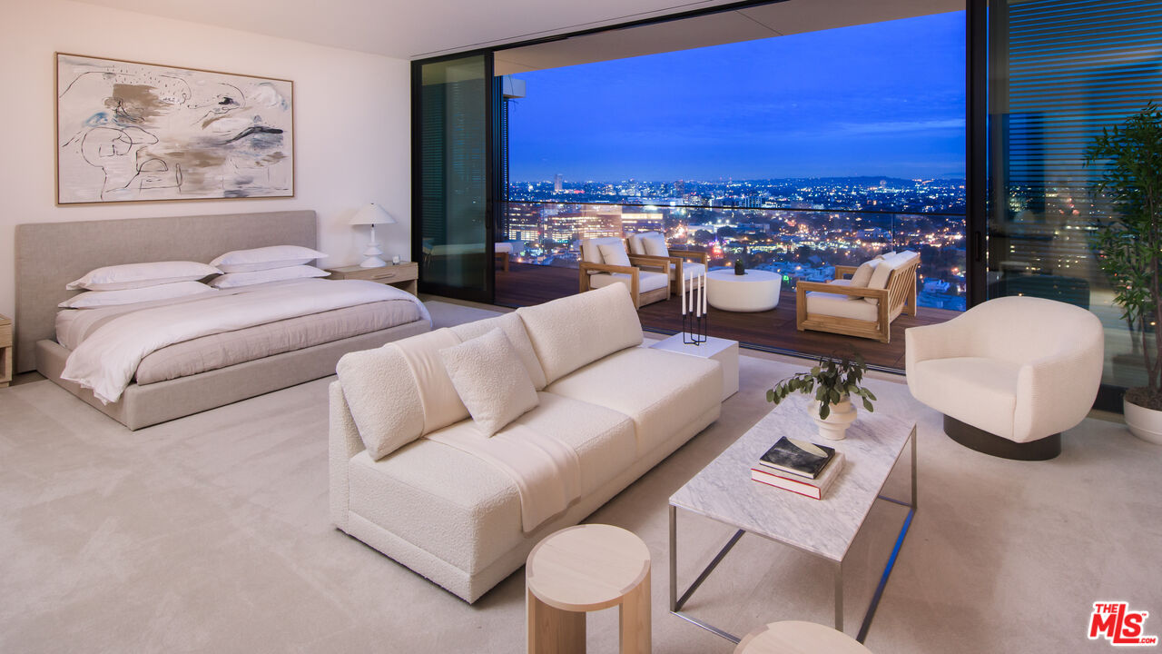 9040 W Sunset Blvd Unit: PH-A