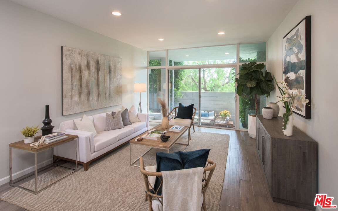 Pacific Palisades, CA, 90272