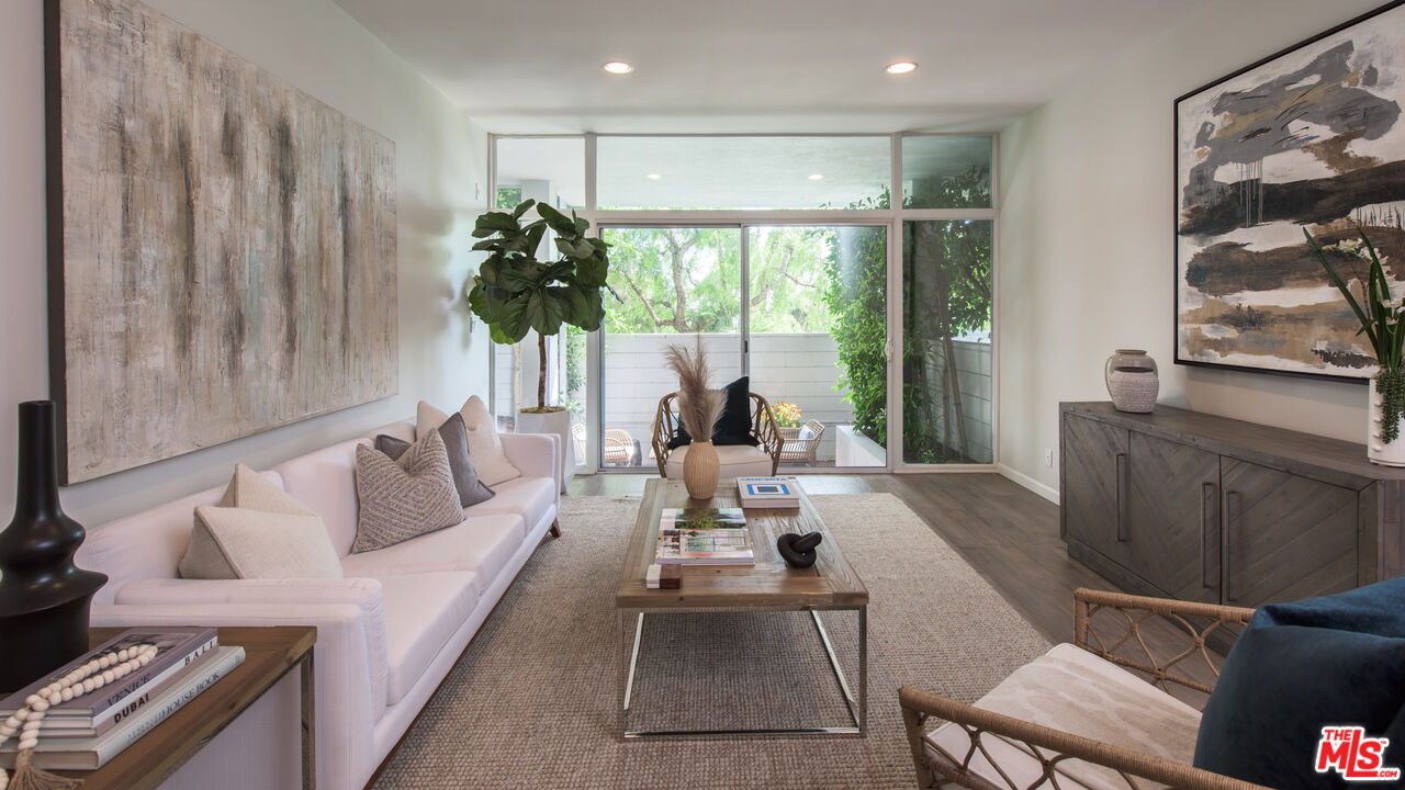 Pacific Palisades, CA, 90272