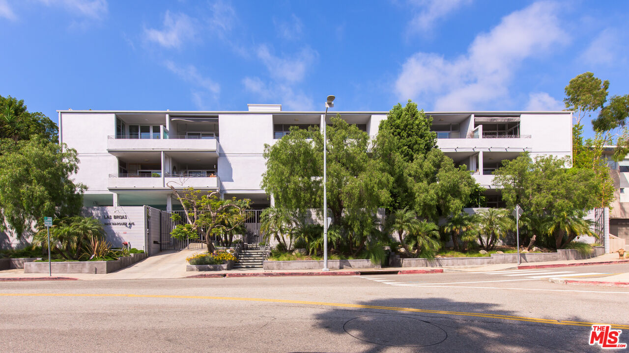 Pacific Palisades, CA, 90272