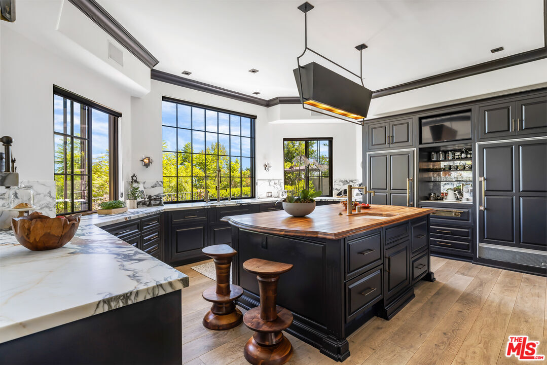 Pacific Palisades, CA, 90272
