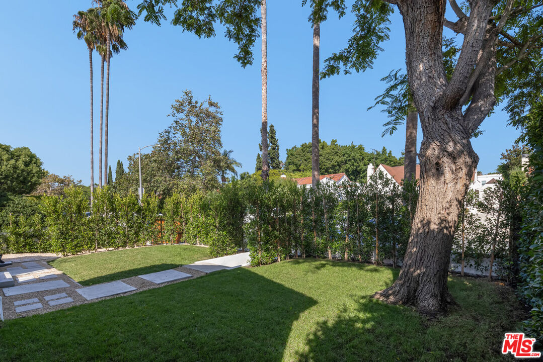 Los Angeles, CA, 90048