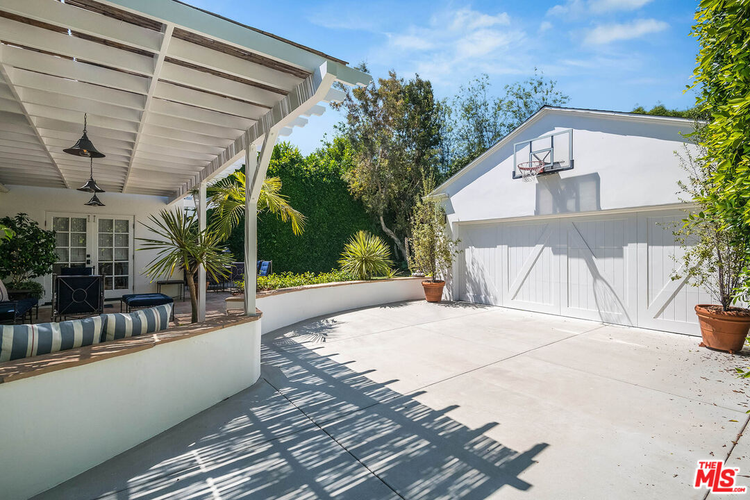2755 Mcconnell Dr