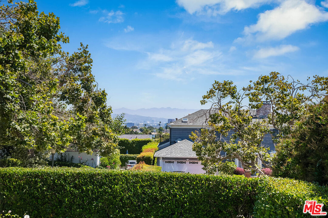 2755 Mcconnell Dr