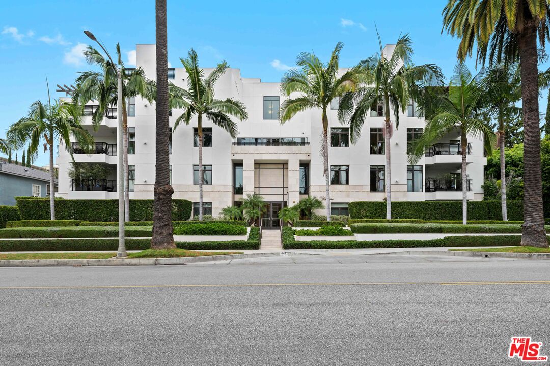 447 N Doheny Dr Unit: 303
