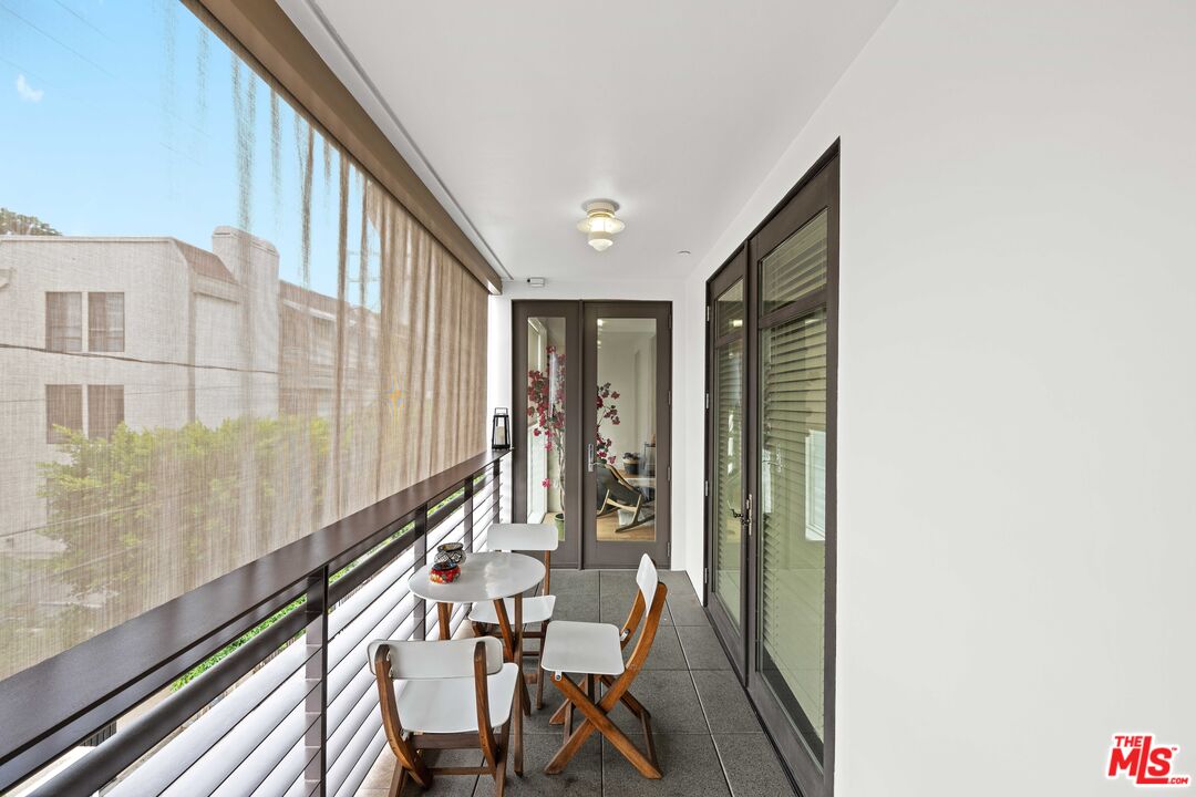 447 N Doheny Dr Unit: 303