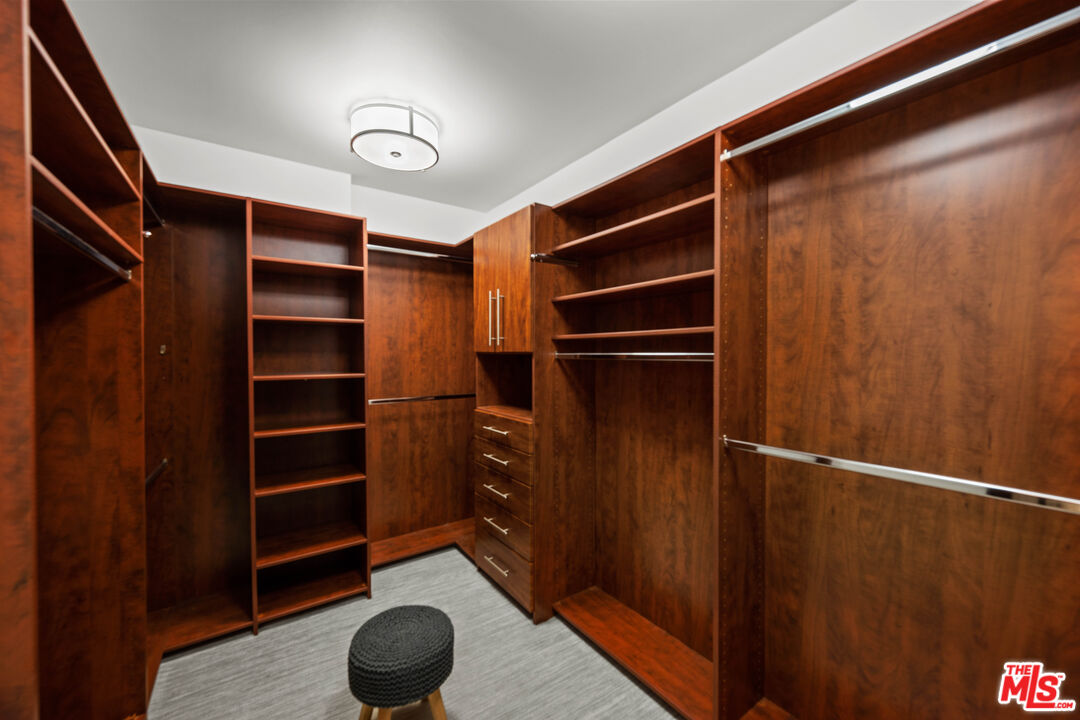 447 N Doheny Dr Unit: 303