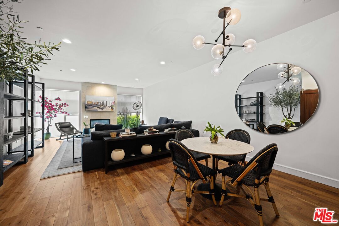 447 N Doheny Dr Unit: 303