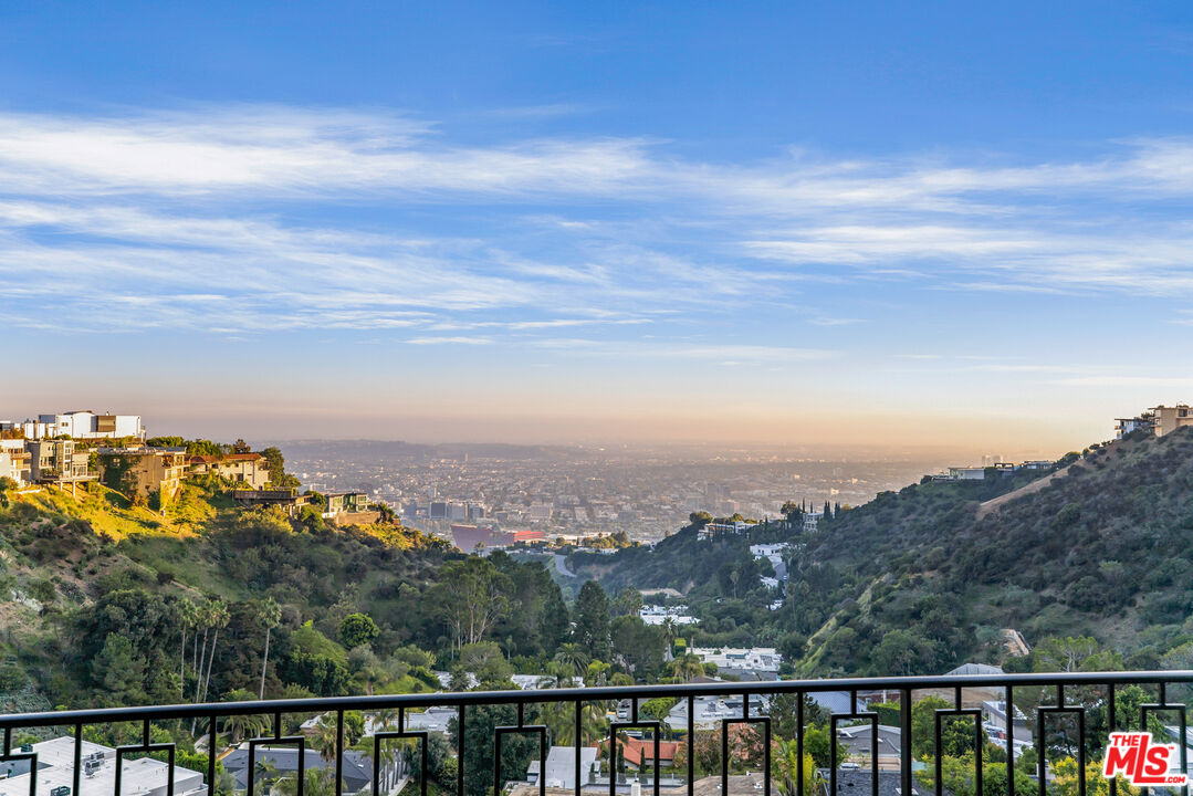 Los Angeles, CA, 90069