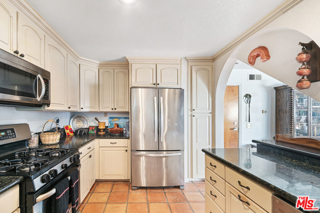 29221 Heathercliff Rd Unit: 6