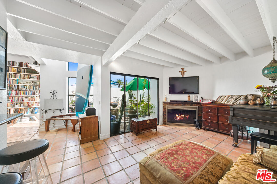 29221 Heathercliff Rd Unit: 6