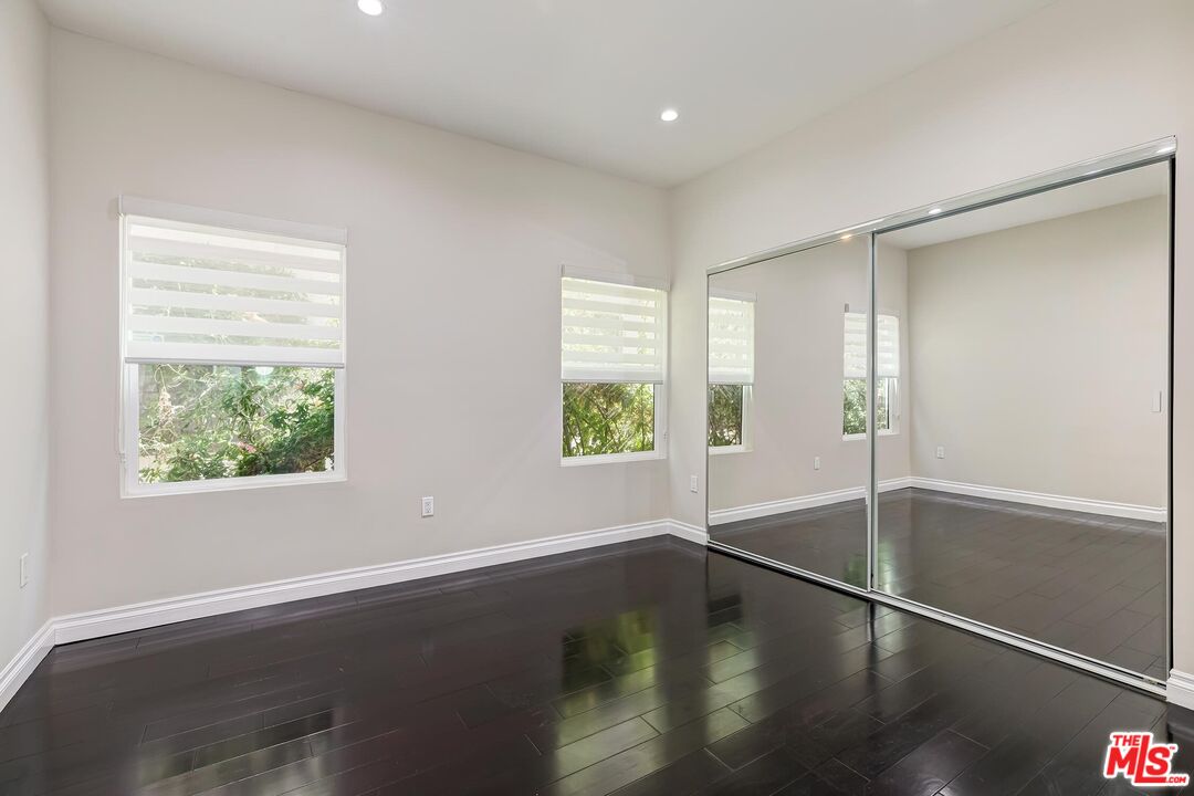 435 N Ogden Dr