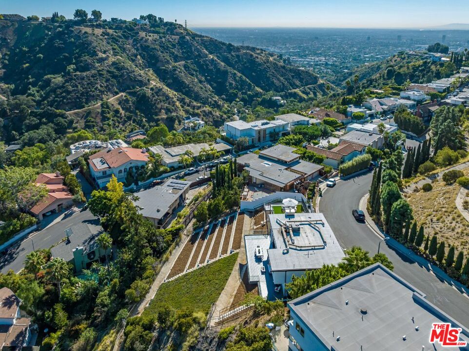 Los Angeles, CA, 90046