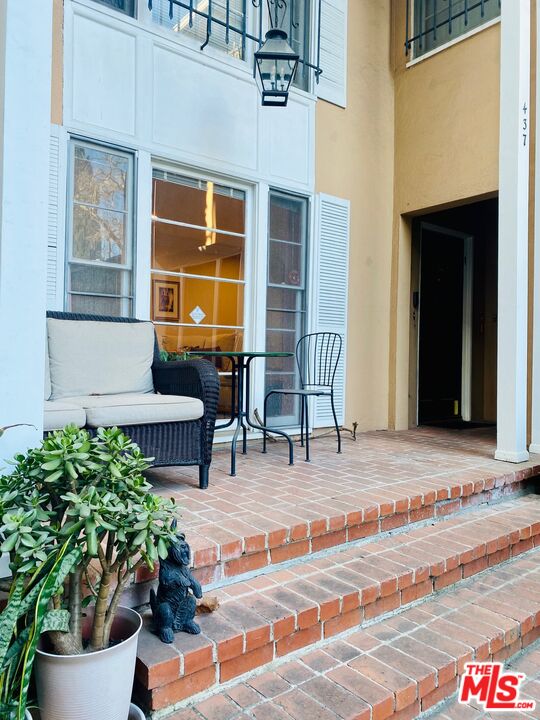 Beverly Hills, CA, 90212