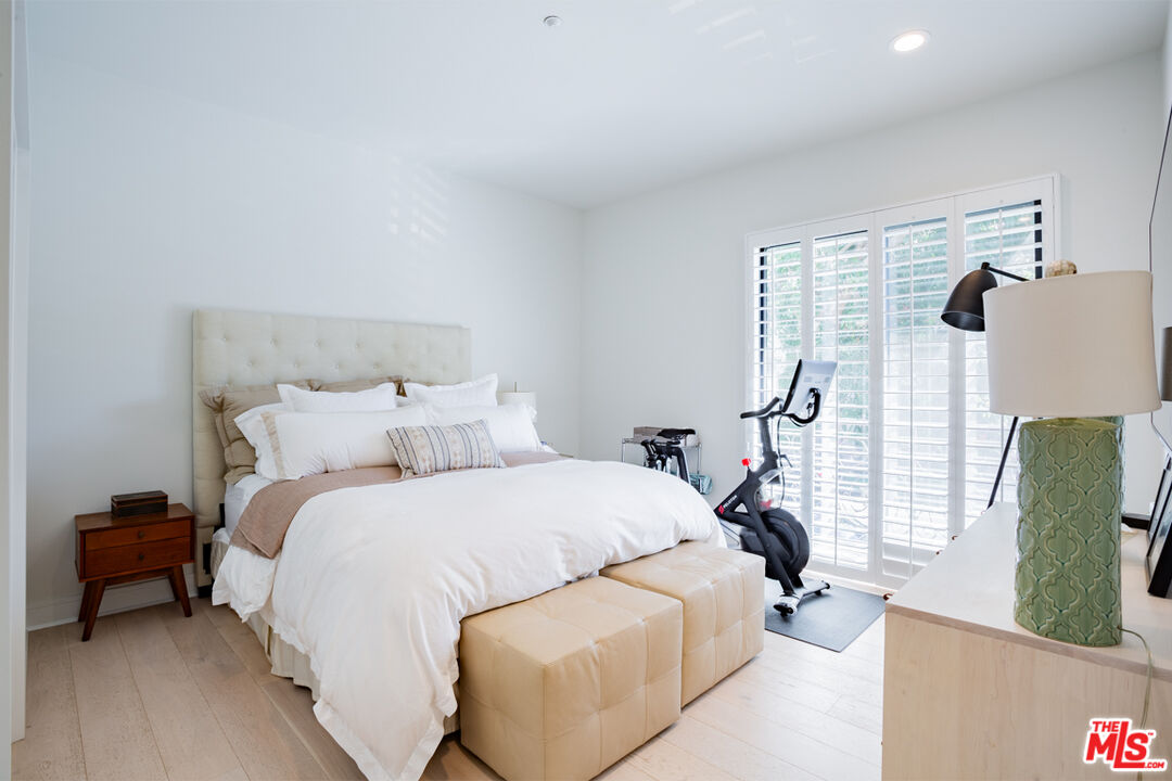 Pacific Palisades, CA, 90272