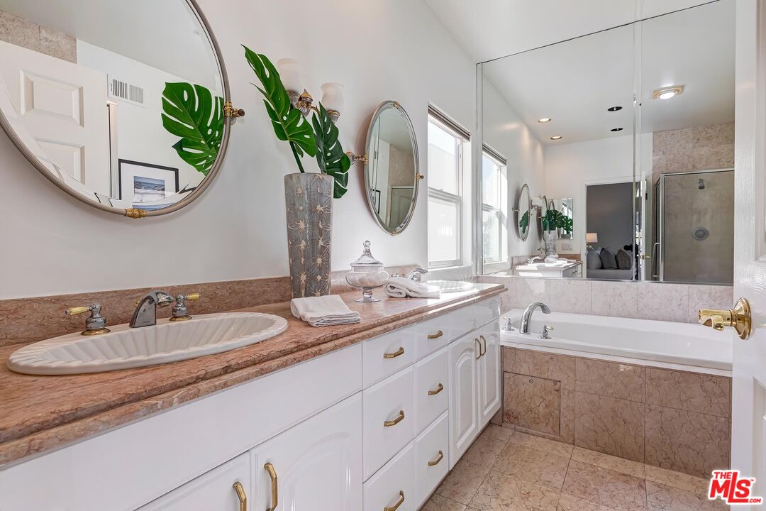 1911 Manning Ave Unit: 1