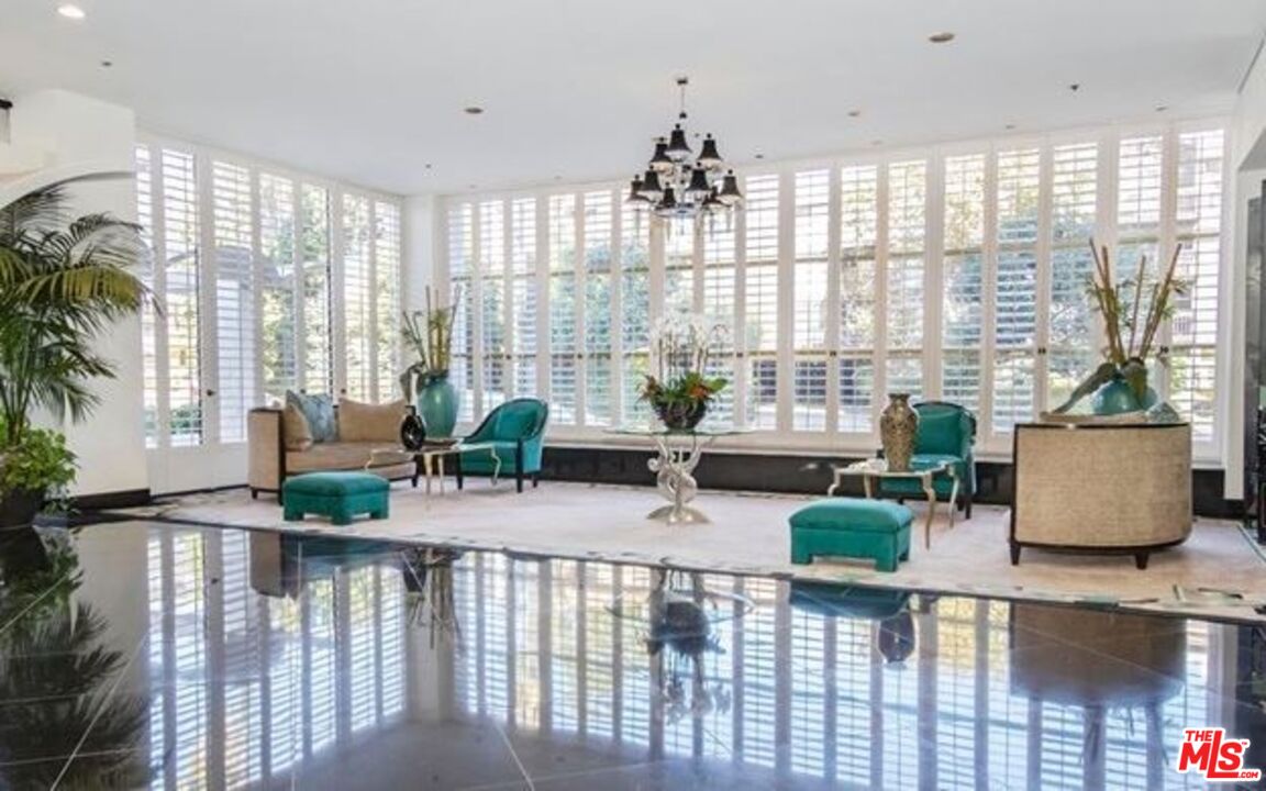 1333 S Beverly Glen Blvd Unit: 906
