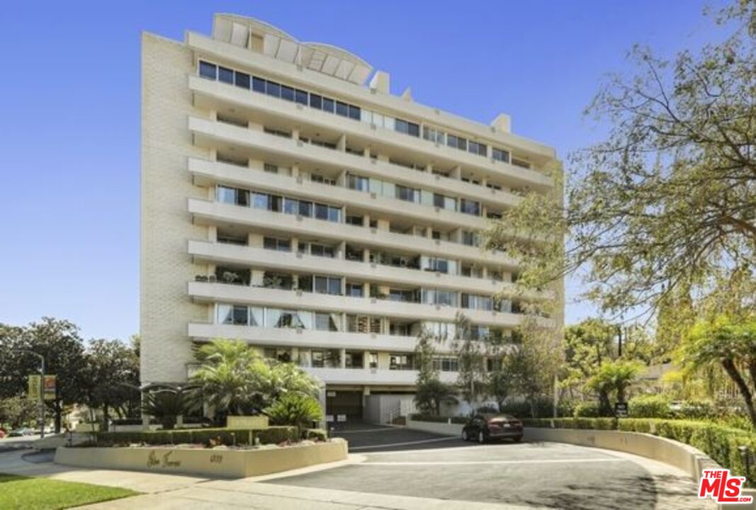1333 S Beverly Glen Blvd Unit: 906