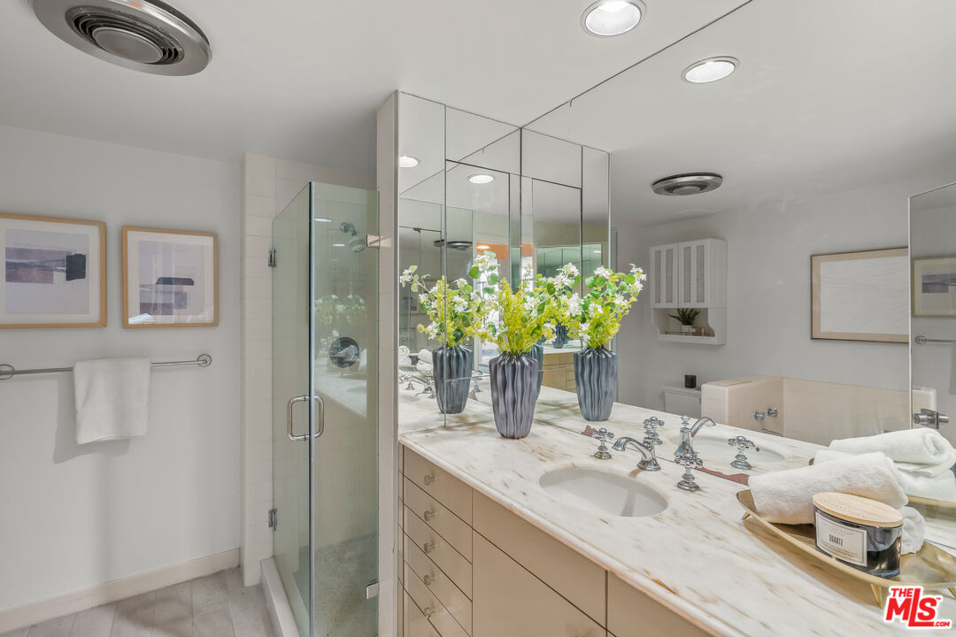 1333 S Beverly Glen Blvd Unit: 906