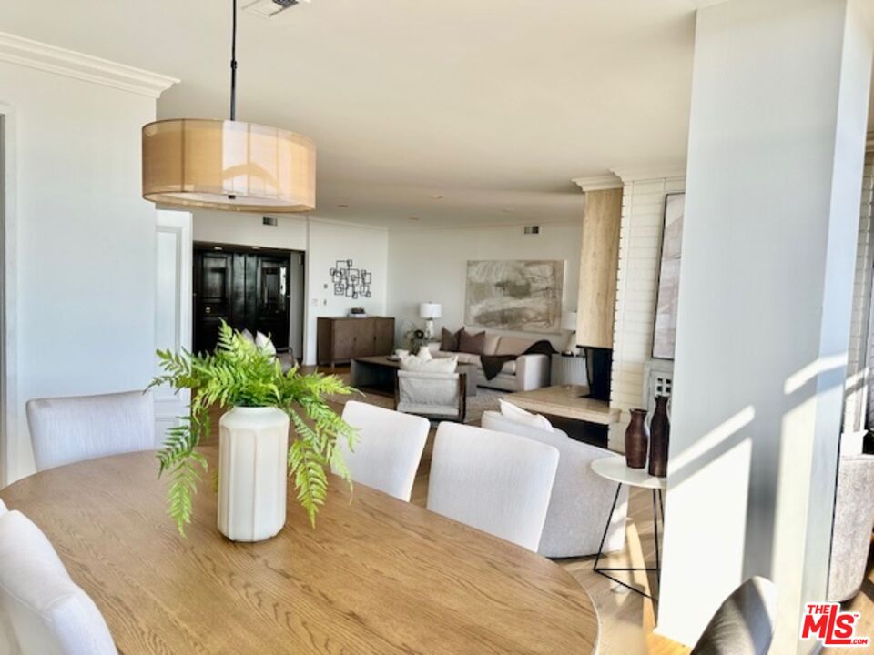 1333 S Beverly Glen Blvd Unit: 906