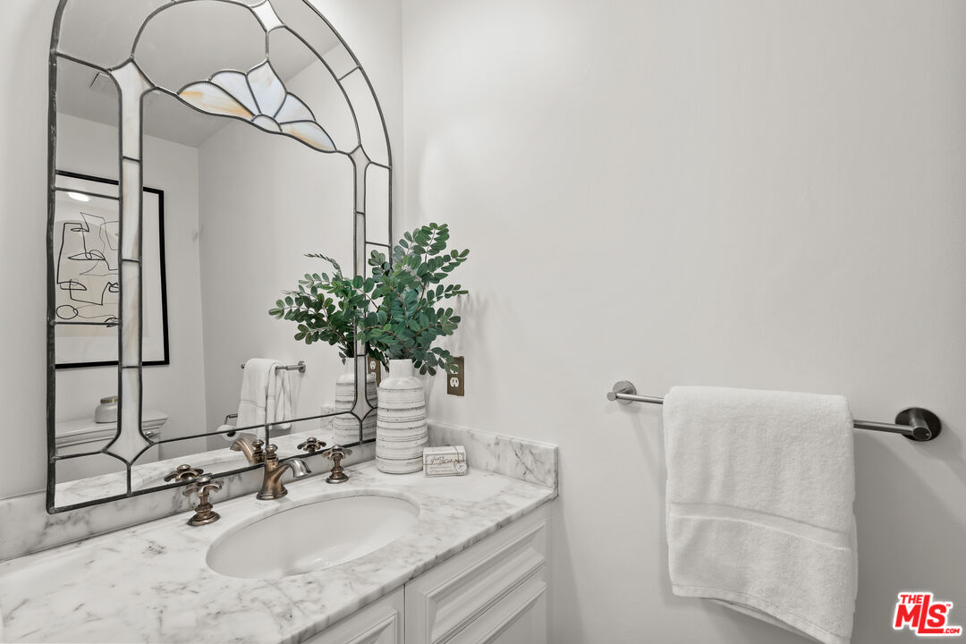 1333 S Beverly Glen Blvd Unit: 906