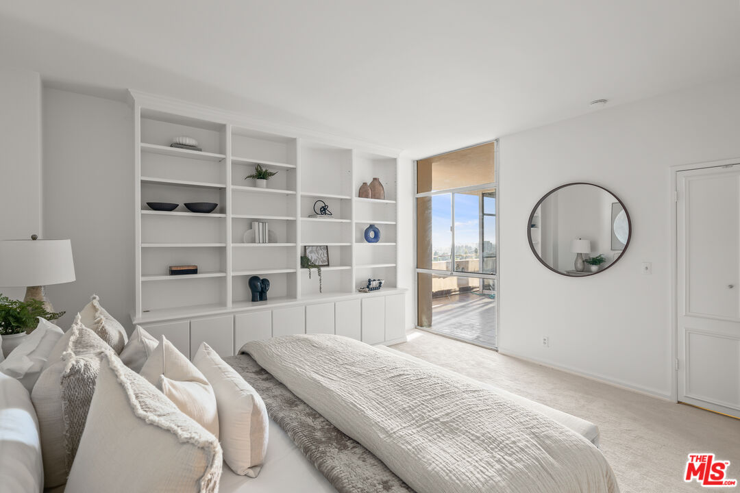 1333 S Beverly Glen Blvd Unit: 906