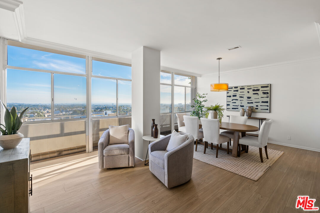 1333 S Beverly Glen Blvd Unit: 906
