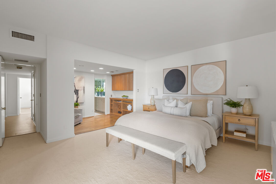 1333 S Beverly Glen Blvd Unit: 906