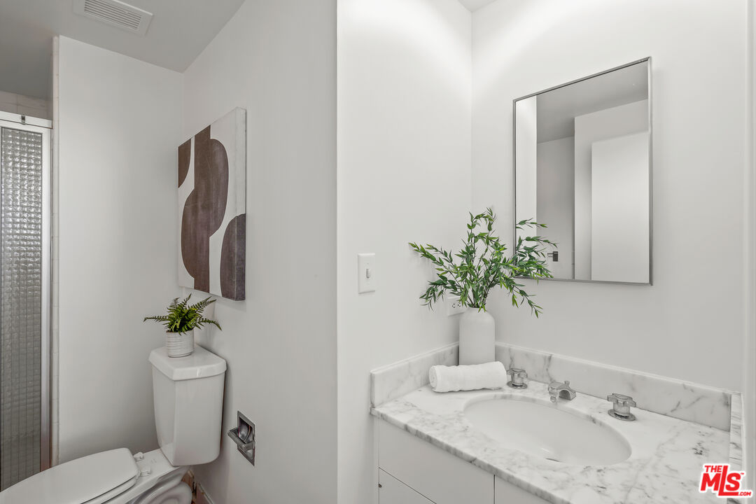 1333 S Beverly Glen Blvd Unit: 906