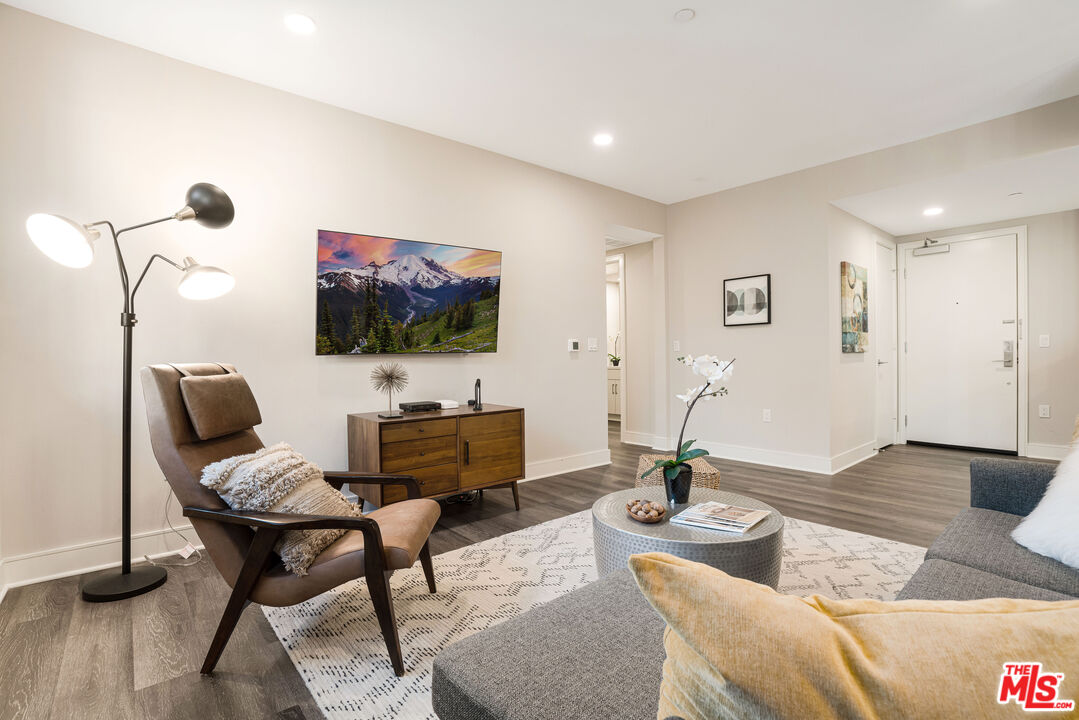 6030 Seabluff Dr Unit: 405