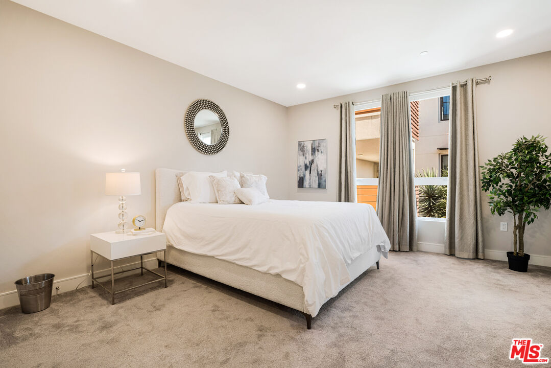 6030 Seabluff Dr Unit: 405