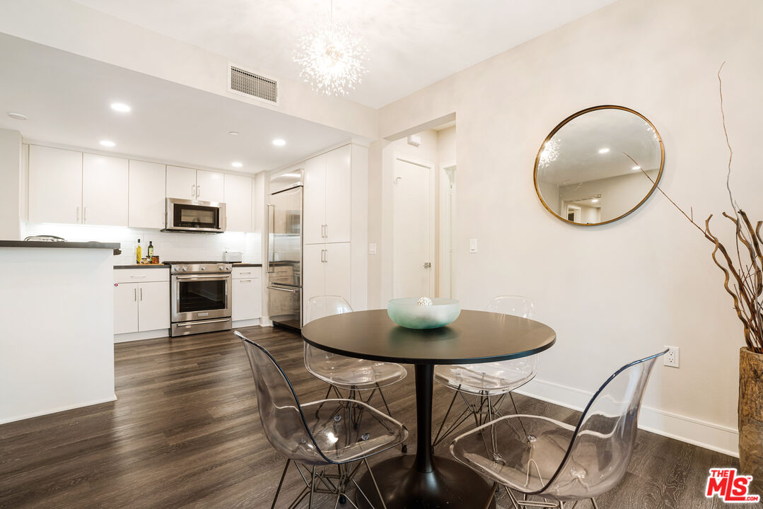 6030 Seabluff Dr Unit: 405