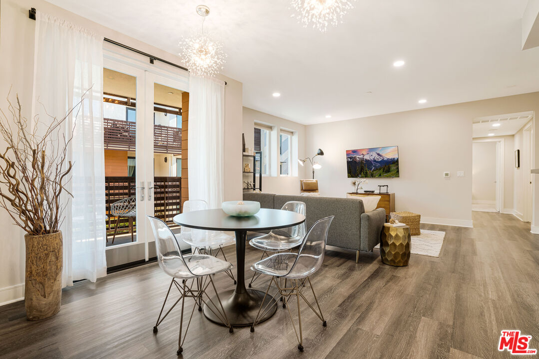 6030 Seabluff Dr Unit: 405