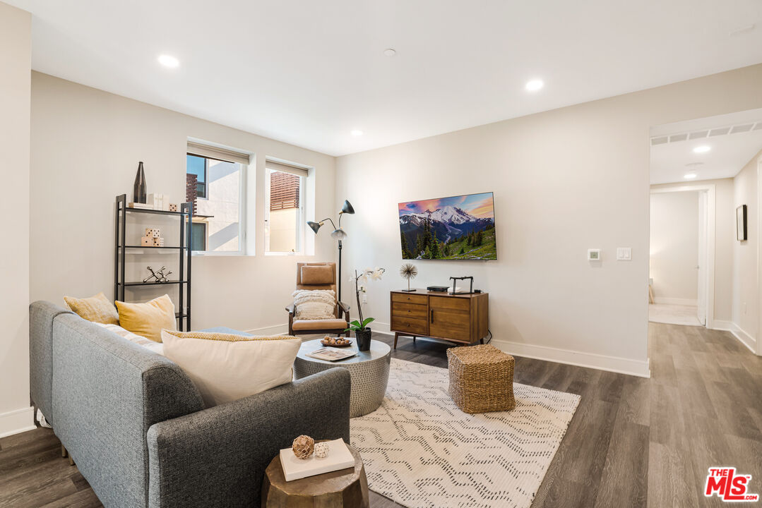 6030 Seabluff Dr Unit: 405